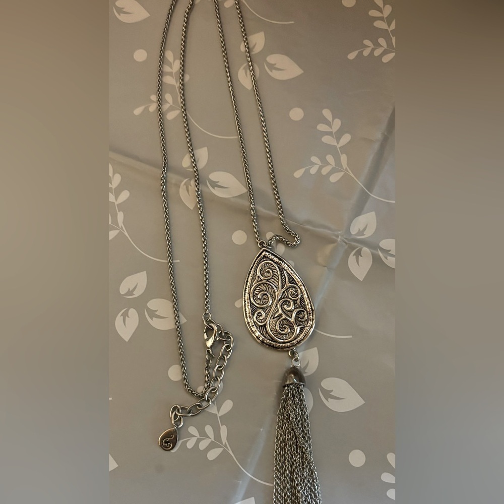 scroll by dillard's Long tassel necklace